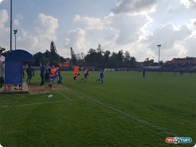 החגיגות של צור שלום בסיום (אלעד קליין)